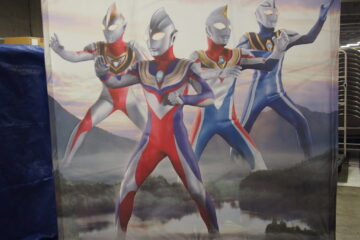 迪迦奥特曼（Ultraman Tiga）——平成系列首个具备形态转换能力的光之巨人